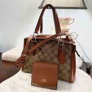 🔴sold🔴 Brown signature coach set.